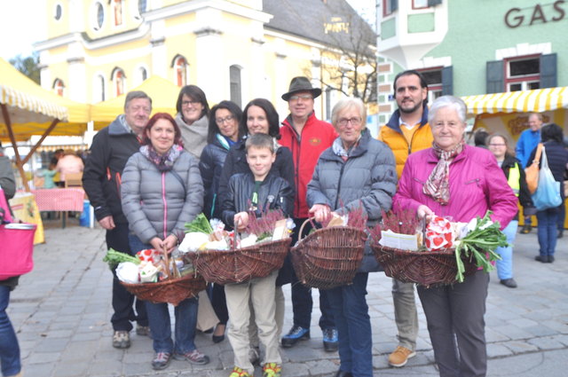 Gewinnerinnen mit Hans Baierl, Dunja Ascari, Katharina Schwaiger, Peter Rass und Frenky Milic.