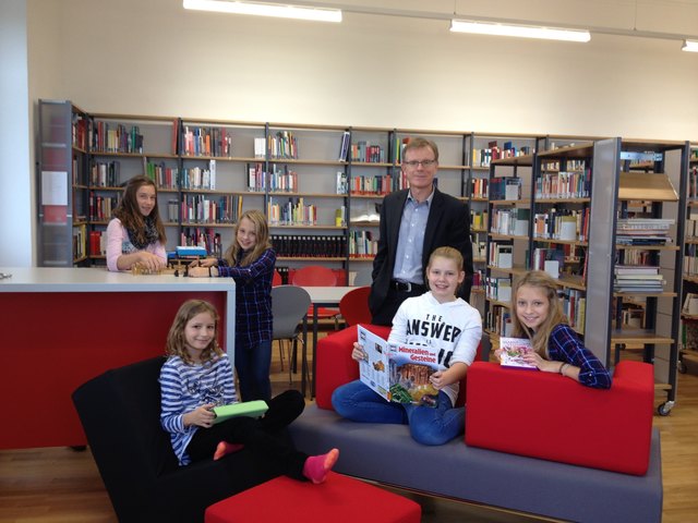 Die neue multimediale Schulbibliothek spielt alle Stücke  den Kindern gefällt`s und sie haben Freude am Lesen! | Foto: Gymnasium Schlierbach