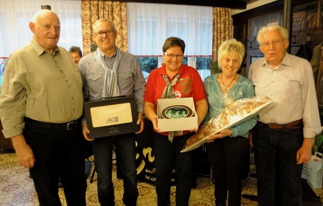 Die Sieger des 1 Euro Gewinnspiels waren Erwin Jazbec, Elisabeth Gratzer und Margarethe Scheucher mit Vorsitzenden Gerhard Fink und Stv. Josef Bauer