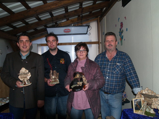 LAbg. Christoph Staudacher, Marco Hofer, Künstlergattin Melitta Slanic und Wirt Manfred Fanzott