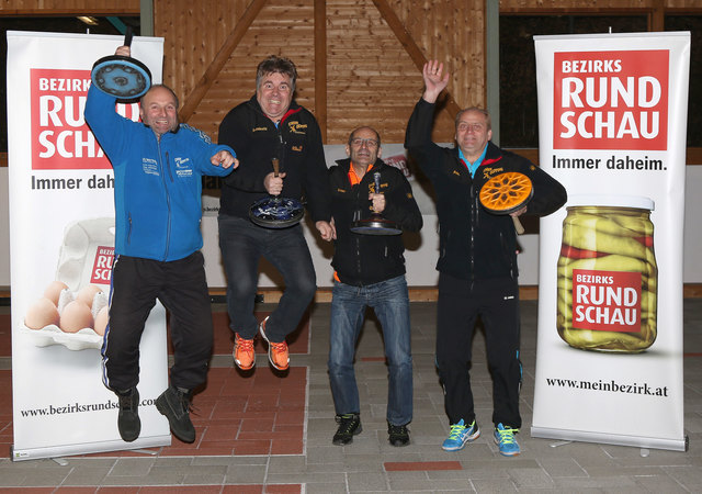 Das Siegerteam „Oeppinger Kampfsportler“: Klaus Leitenbauer, Reinhold Stallinger, Franz Magauer, Peter Magauer (v. l).