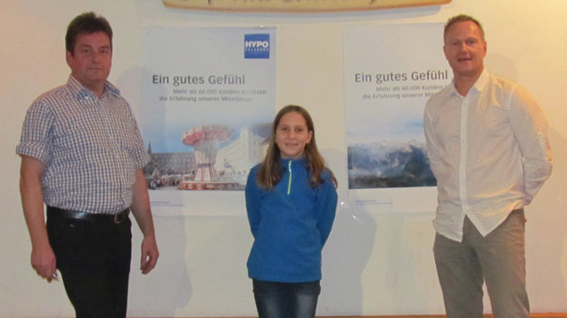 Halleins Obmann Rudolf Berti - Lea Marie Wintersteller - Jugendtrainer Gerhard Rosenlechner