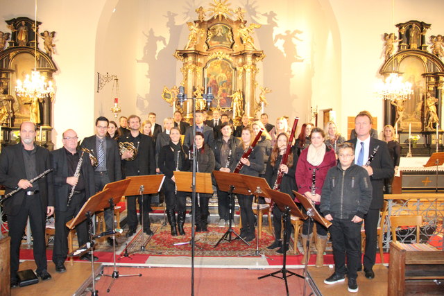 Lassen die Kirche erklingen: Die Kammermusiker der Trachtenmusikkapelle Ottendorf an der Rittschein.