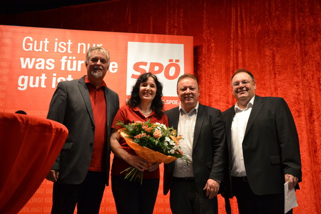 Organisator GR Leopold Oswald, GR Silvia Drechsler, NR Hannes Weninger und als Moderator Alt-BGM Andreas Holzmann.