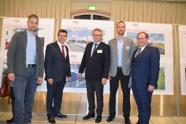 ÖBB-Baumanager Harald Floh, Bürgermeister Peter Eisenschenk, ÖBB-Projektleiter Oskar Obermeier, ÖBB-Projektkoordinator Markus Fels und Vizebürgermeister Harald Schinnerl. | Foto: Zeiler