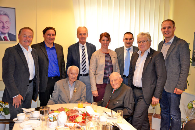 Gaderer, Foisel, Alfred Weinzinger, Herbert Brunsteiner, Langer-Weninger, Jörg Iro, Renner, Hüttmayr und Mader (v.l.). | Foto: ÖVP