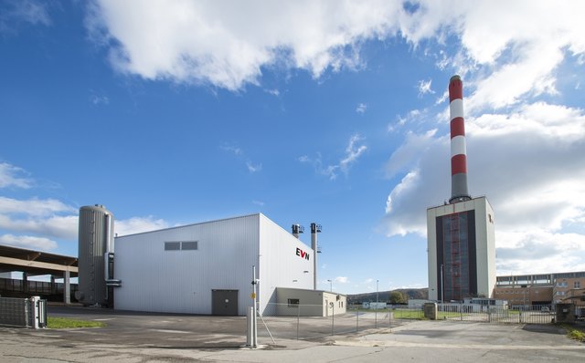 Das Biomasseheizwerk auf dem Korneuburger Kraftwerksareal wird mit Hackgut aus der Region beheizt.