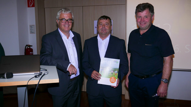 Aus dreien werden dann doch nur zwei Gemeinden: Die Bürgermeister Wolfgang Oberlehner, Peter Sattlberger und Herbert Lehner.