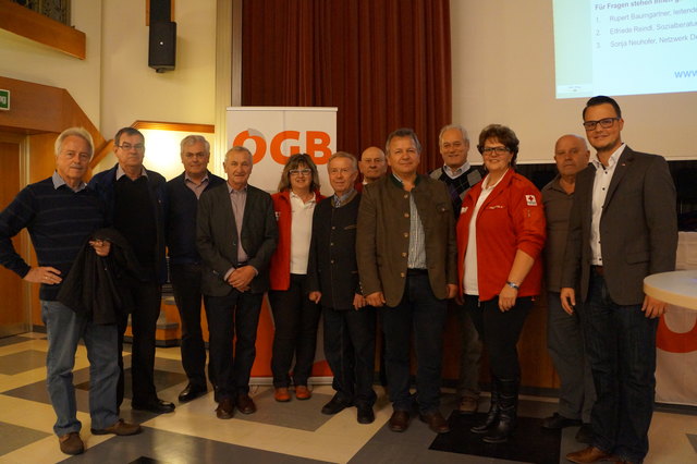 ÖGB PensionistInnen-Ausschuss Perg mit ReferentInnen, VO ÖGB PensionistInnen Perg Josef Großsteiner, ÖGB Regionalsekretär Klaus Pachner