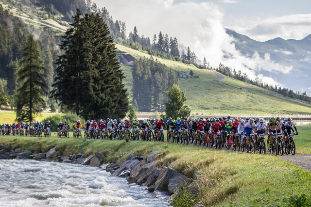 An die 1000 Biker stellten sich jedes Jahr dem harten Rundkurs von Ischgl bis ins schweizerische Samnaun. | Foto: TVB Paznaun-Ischgl