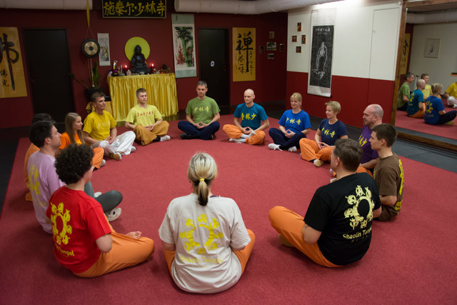 Zu innerer Ruhe und Gelassenheit gelangen, die Gedanken abschalten: Das sind Ziele der Sitzmeditation. | Foto: Shaolin Tempel Steyr