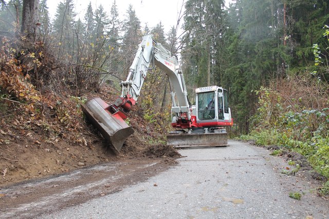 Baggerarbeiten auf der Verbindungsstraße zwischen Kraig und Meiselding: In den nächsten Tagen wird die Straße saniert