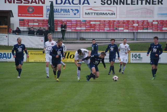 Lange Zeit hielten die "Gallier" gegen den Titelfavoriten gut mit, am Ende setzte es eine 1:3-Pleite.