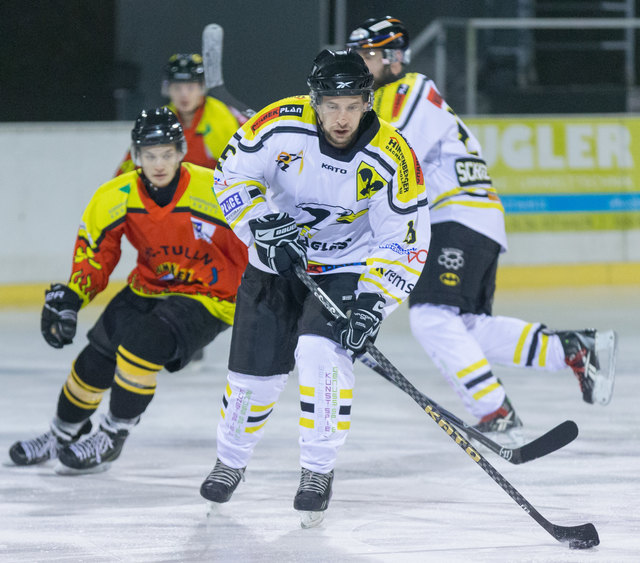 Krems an der Donau, Austria, 5.11.2016, Sport,  Eishockey, Eishockey, EV Union Krems Eagles/ESV Zwettler Hurricanes vs EHC Tulln Hummels	6	:	3	EHC Tulln Hummels. 