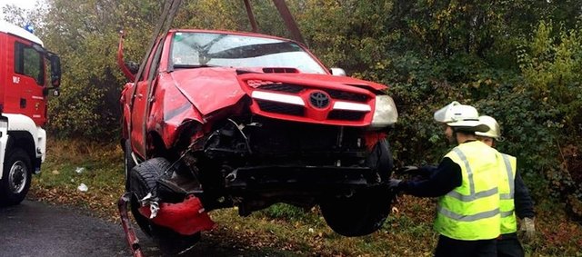 Die Feuerwehr Neulengbach-Stadt war zur Bergung der Unfallautos zur Stelle und reinigte die Straße.