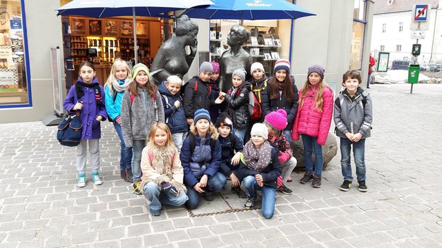Die Viertklässler der Volksschule Pressbaum besuchten die Landeshauptstadt St. Pölten.