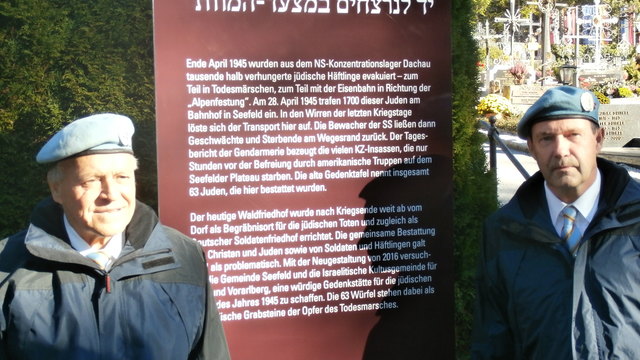 Franz Köfel aus Völs bei der Einweihung einer Gedenkstätte am Waldfriedhof in Seefeld.