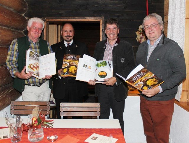 Viel Prominenz bei der Buchpräsentation von Herbert Paukert