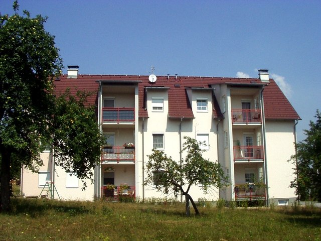 In der Hauptstraße 36 ist eine 2- sowie eine 3-Zimmer-Wohnung sofort beziehbar.
