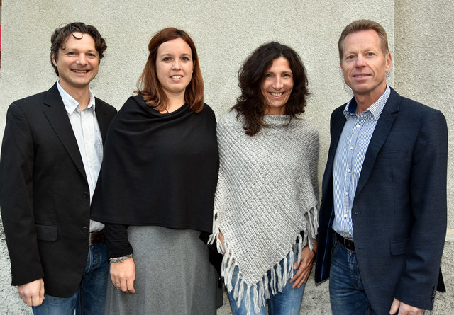 Chefinspektor Hans-Peter Seewald (re.) mit dem Stadtmarketing-Team.
