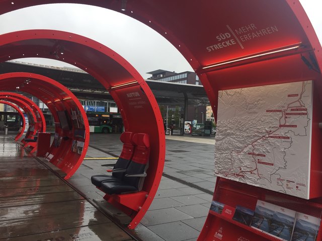 Am Grazer Hauptbahnhof ist "unsere" Koralmbahn schon jetzt als Teil eines digitalen Infopoints zu bestaunen. Wer war auch schon auf den Schienen am Europaplatz?