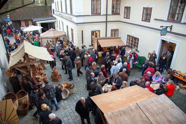 Am 19. und 20. November findet der traditionelle Leopoldimarkt in Pram statt.