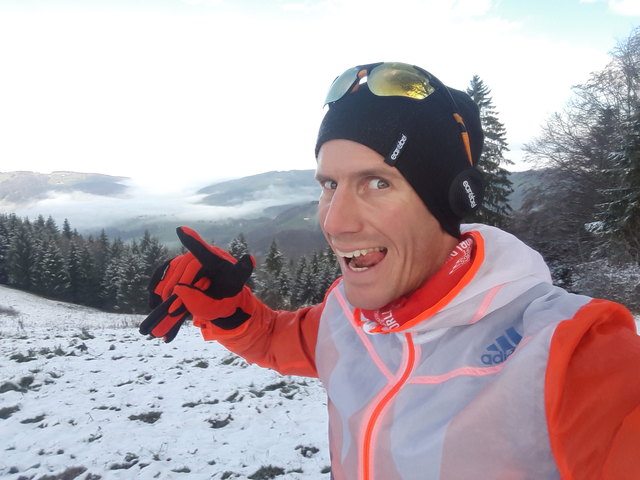 Am Bichlberg (859 Meter) im schönen Texingtal konnte ich bei einer Laufrunde bereits meine ersten Spuren durch den frischen Schnee ziehen.