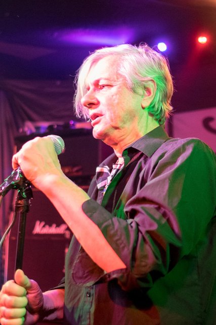 Stilsicher wie immer: The Fleshtones-Fronter Peter Zaremba.