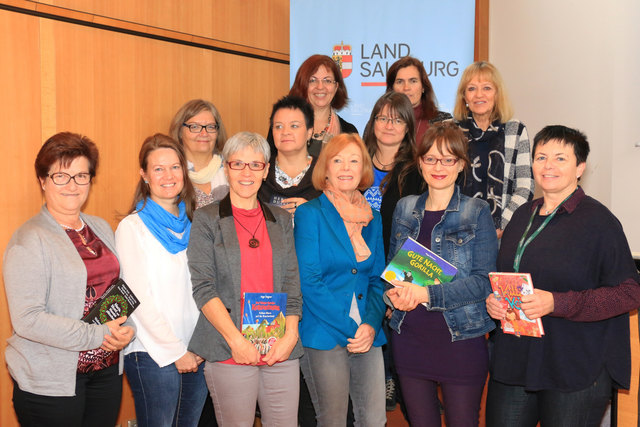 Landesrätin Martina Berthold mit Regionalbetreuern