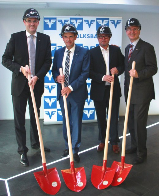 Vorstandsdirektor Mag. Wolfgang Schauer, Direktor Mag. Christian Kornfell, CFO UHL Gruppe Herbert Narath, Direktor Mag. Martin Heilinger
