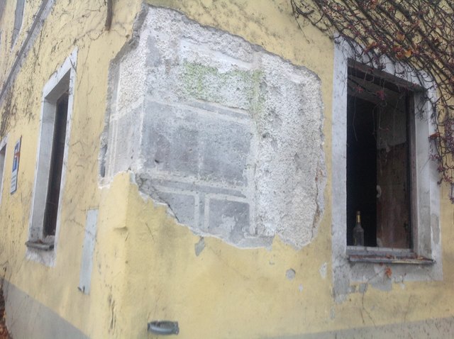 Anhand dieser Fassade stellte Johann Scheibelauer das Alter fest. | Foto: privat