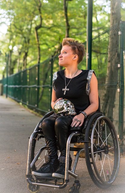 Denise Hintringer leidet an offenem Rücken.