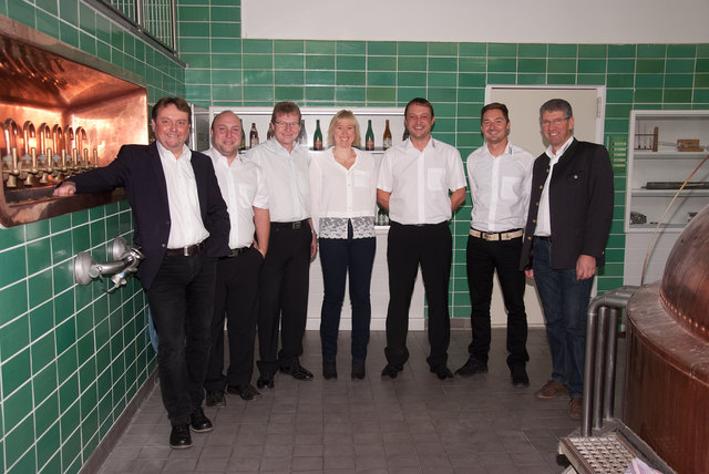 Braumeister Michael Moritz mit dem Brauteam.