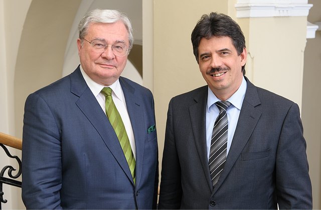 Maßgeblich verantwortlich für den Gesundheitsplan: die KAGES-Vorstände Karlheinz Tscheliessnigg und Ernst Fartek (r.) | Foto: KAGes/Werner Stieber