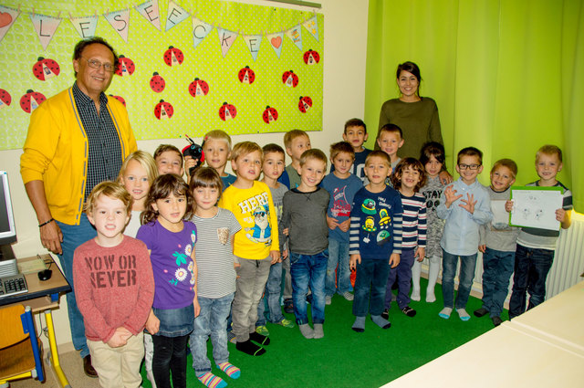 VS Sieghartskirchen, 1a: Lehrerin: Patricia Breier, Direktor: Gerhard Beer
19 Kinder durften sich mit Lehrerin Patricia Breier das Marienkäferl als treuen Klassenbegleiter aussuchen.