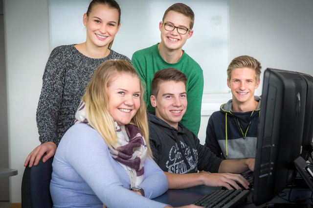 Hinten v. l.: Kerstin Hochreiter, Florian Rath, vorne v.l.: Marlene Fischerlehner, Andreas Elmer und Lukas Birklbauer. | Foto: BBS Rohrbach