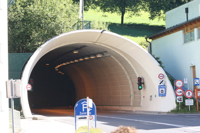 Einen Tunnel lehnen die Bezirksparteien ab. | Foto: BI Kalksburg