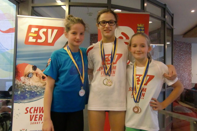 Lisa Koban und Emilia Schifflhuber erreichten sehr gute Plätze und bewiesen, dass auch die Schülerklasse einiges zu bieten hat.