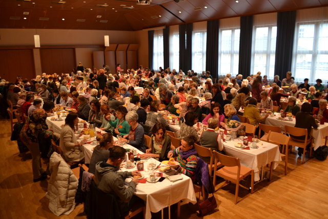 In Bad Goisern wurde wieder gemeinsam gefrühstückt. | Foto: Helga Schmalnauer