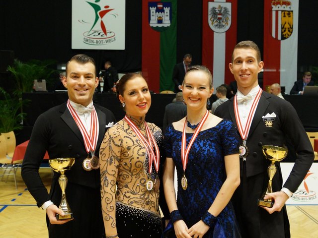 die OÖ Landesbesten der Leistungsklassen A und B: Dominik Schauer & Caroline Rammler, Marlene Schwarz und Tobias Wipplinger
