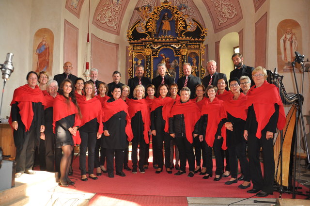 Gemischten Chor Griffen - unter der Leitung von Gerti Proßegger - bei der CD-Aufnahme in der Kirche St. Martin bei Haimburg | Foto: Gem. Chor Griffen