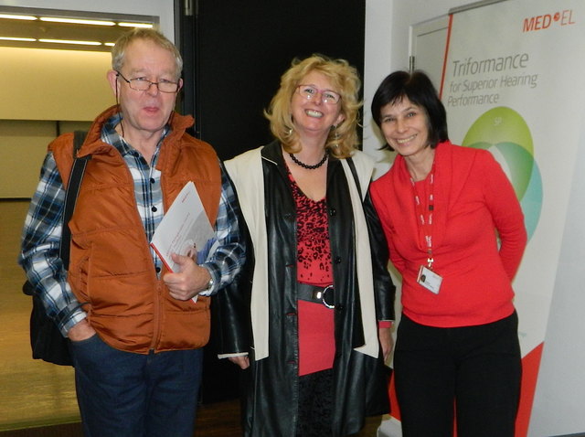 Manfred Gabauer, Elisabeth Krenner von der Selbsthilfegruppe "Taub und trotzdem Hören"
www.ci-selbsthilfe.at und Aniketa Prock von MED-EL.