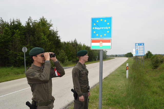 Soldaten des Bundesheeres bewachen die grüne Grenze im Burgenland | Foto: Wurglits