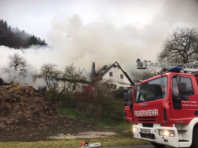 Beim Eintreffen der Feuerwehr stand das Wirtschaftsgebäude bereits im Vollbrand | Foto: ASB ÖA Waidhofen/Ybbs Stadt- Steinbach