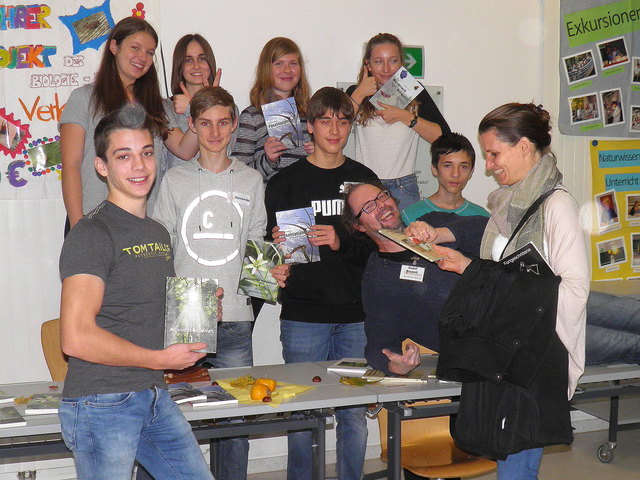 Vanessa Veitsch, Magdalena Daim, Nadine Bruckner, Paula Kornherr, Jakob Cech, Alexander Seltenhammer, Thorsten Schmid, Mag. Rudolf Rozanek, Yusuf Tumlu, Fr. Monika Mayer. | Foto: Löw