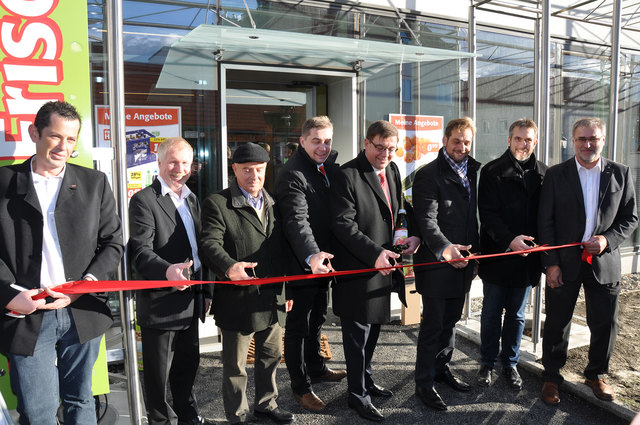 Eröffneten den neuen Nah&Frisch: Franz Wimmer, Leopold Siedl, Ernst Fischer, Elmar Ruth, Michael Oberschil, Rudolf Schwarzböck, Nikolaus Saul und Herbert Neuhauser. | Foto: privat