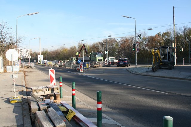 An der Kreuzung Laaerberg Straße Theodor Sickel Gasse wird zur Zeit gearbeitet, um die Zufahrt ins neue Stadtviertel und zur Generali Arena zu gewährleisten.