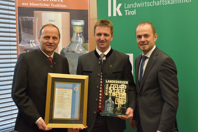 Landessieger 2016 Brände Markus Spitaler, Hippach mit LK Präs. Hechenberger und LHStv. Geisler