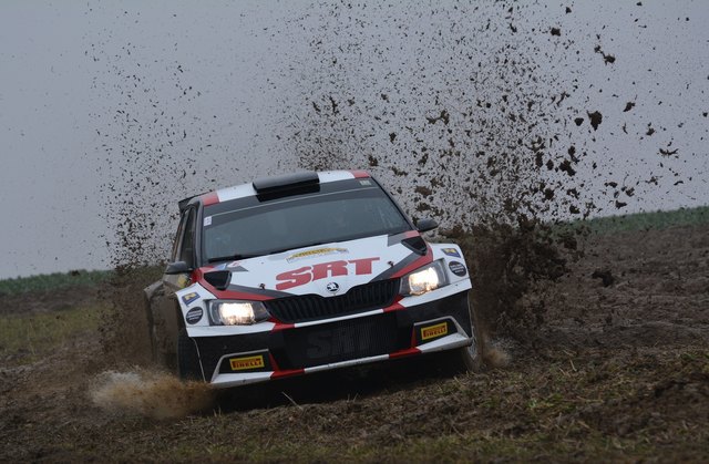 Der erste Tag der 36. Rallye Waldviertel endet mit einer tschechischen Führung durch Jan Cerny. In der 2WD-Wertung bleibt Simon Wagner dem Steirer Daniel Bollinger dicht auf den Fersen | Foto: Harald Illmer
