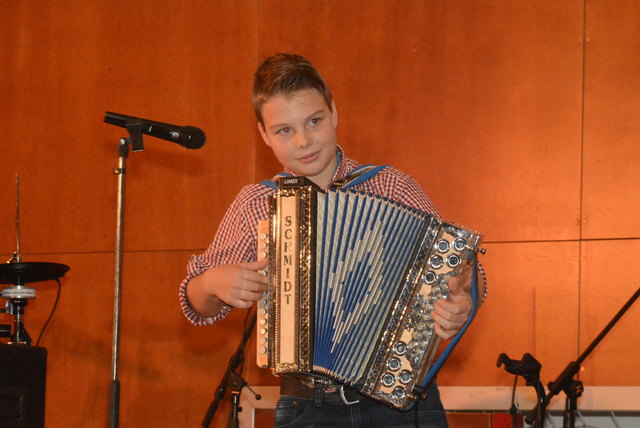 Thomas Zollner mit seiner Harmonika.